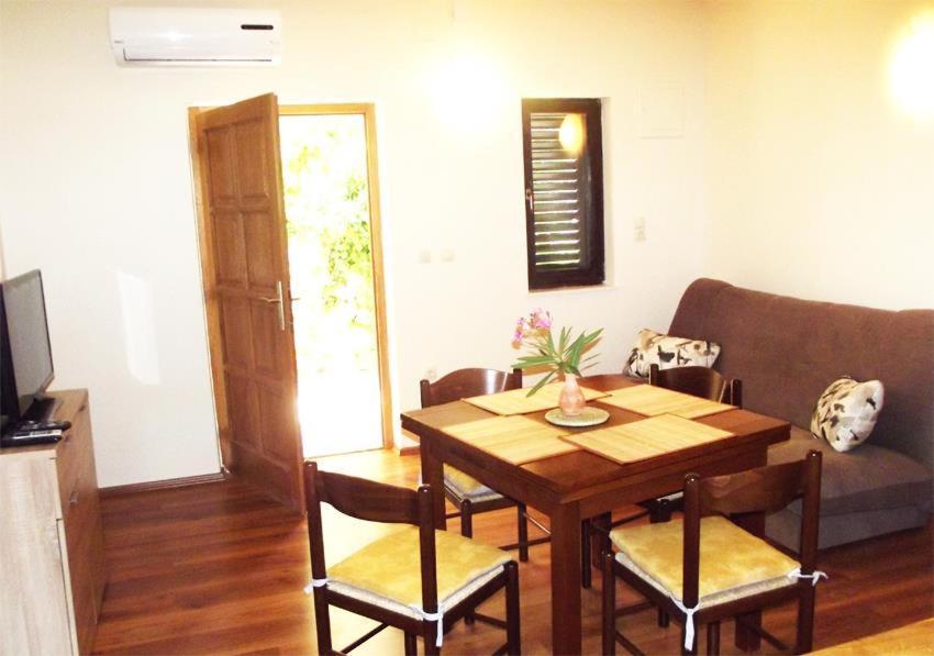 Apartmani Juliska พิโรวัซ ภายนอก รูปภาพ