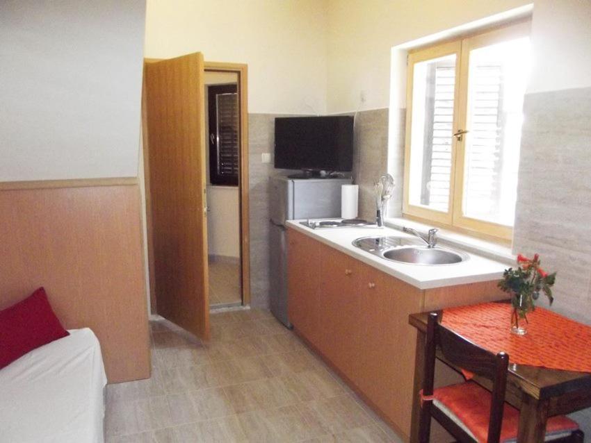 Apartmani Juliska พิโรวัซ ภายนอก รูปภาพ